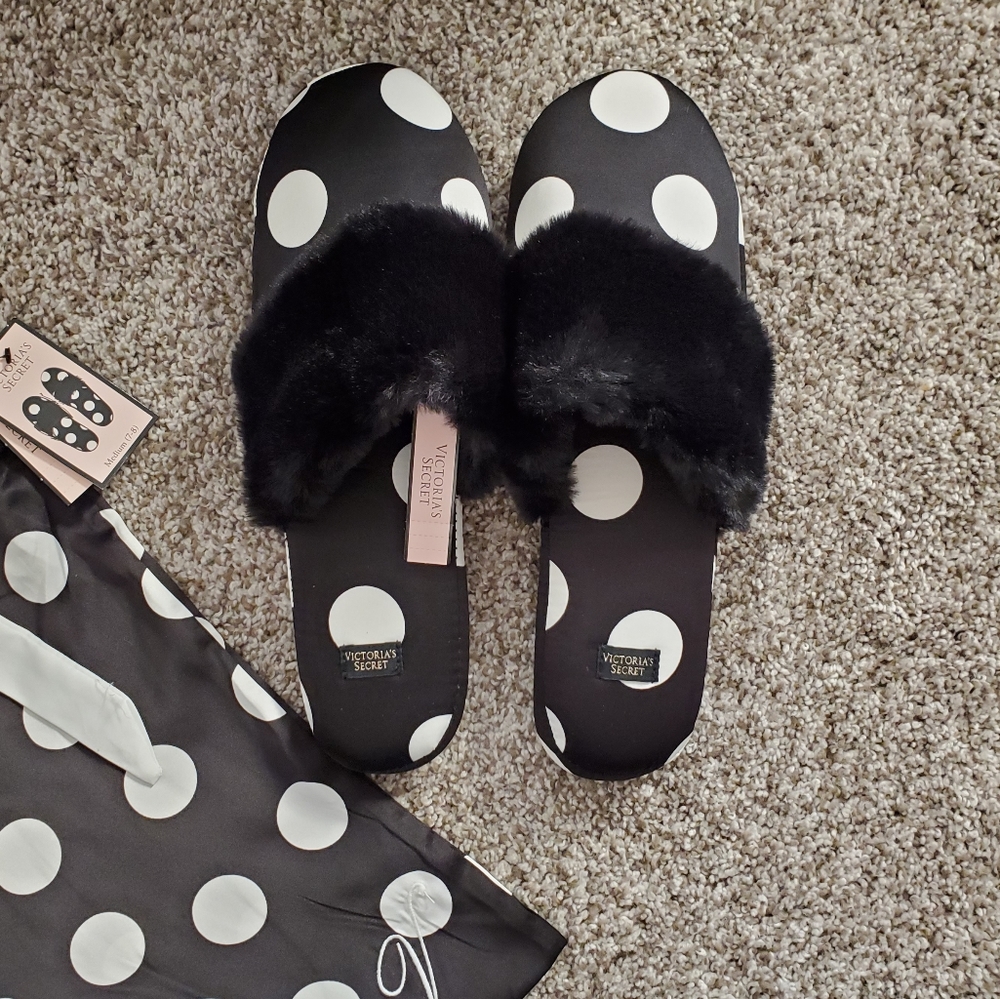 NWT Victoria's Secret Slippers (black)